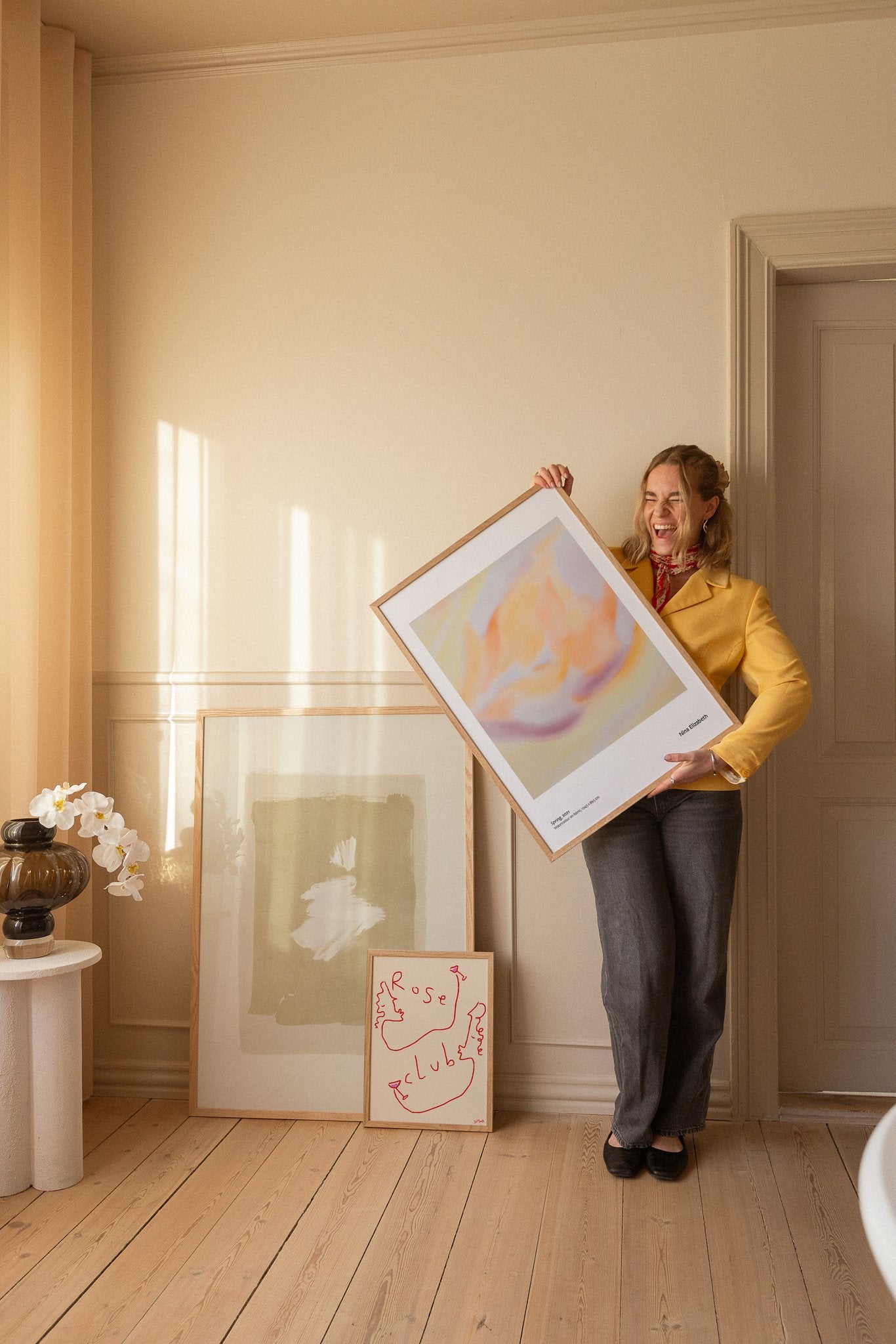 Zusammenstellung von sommerlichen Kunstpostern